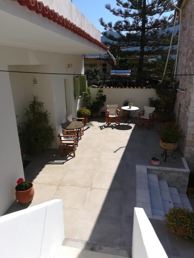 Danesi House Apartment Leonídion Екстериор снимка